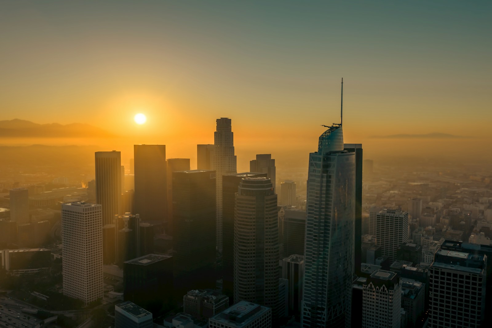 Los Angeles skyline hero photo