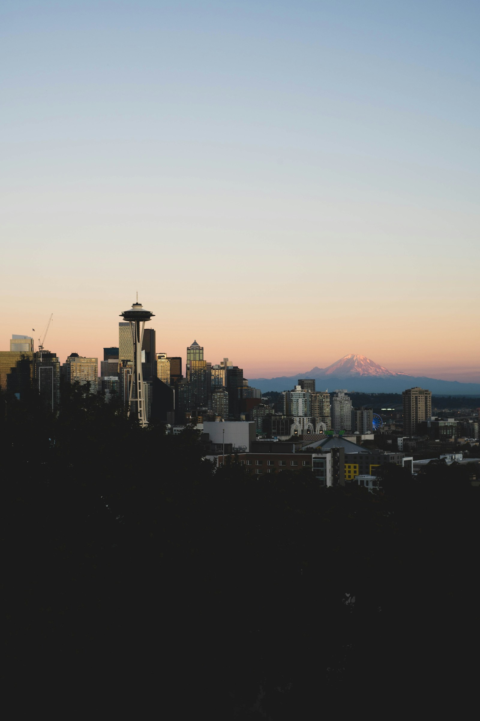 Seattle skyline with Space Needle hero photo
